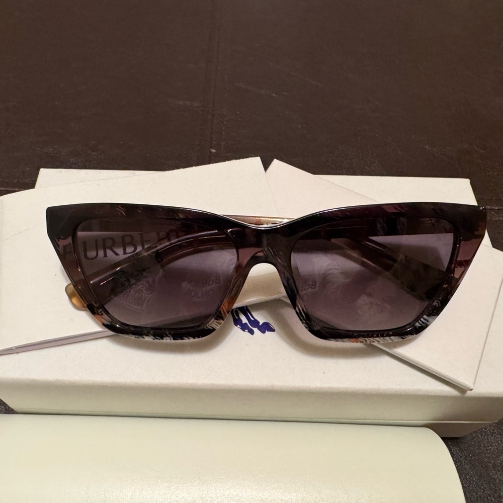 Burberry Check Pattern Cat-Eye Sunglasses with Brown Lenses - Picture 4 of 9